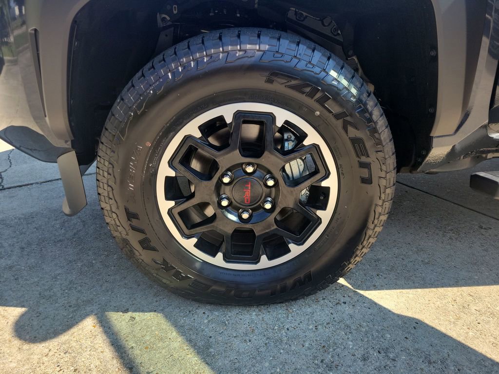 Certified 2025 Toyota Tacoma TRD Off-Road image 29