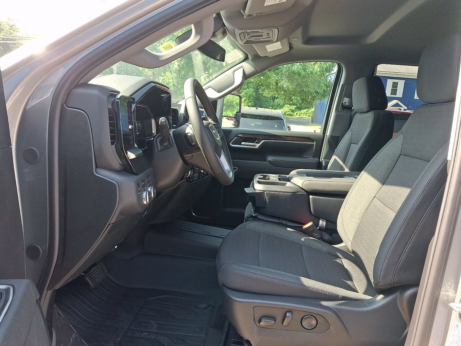 New 2026 GMC Sierra 3500 SLE w/ SLE Value Package AWD/4WD image 13