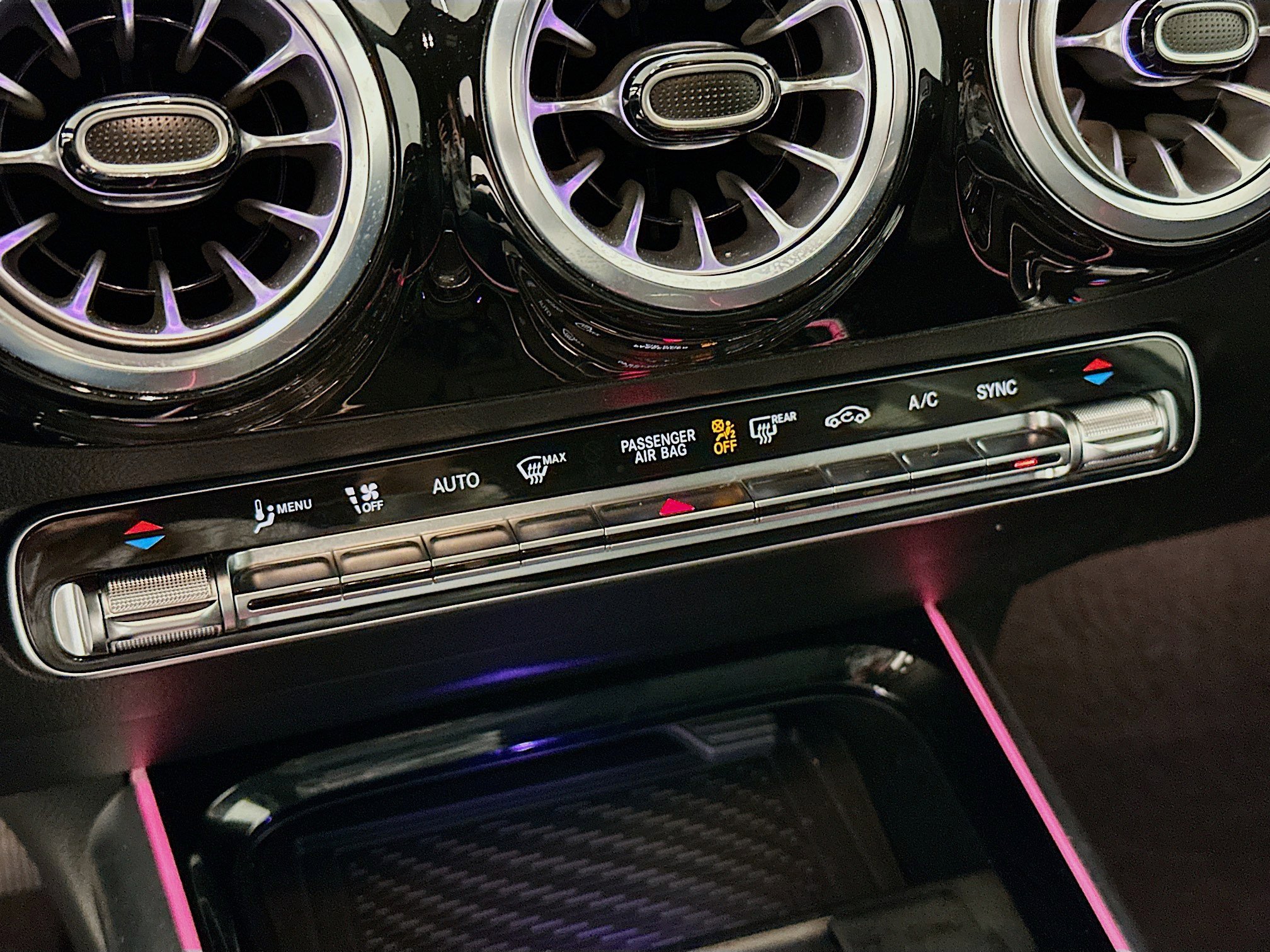 Used 2025 Mercedes-Benz GLA 250 4MATIC image 23