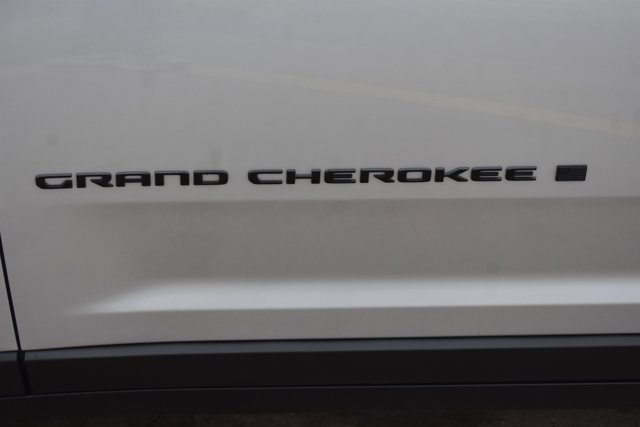 New 2026 Jeep Grand Cherokee Altitude AWD/4WD image 11