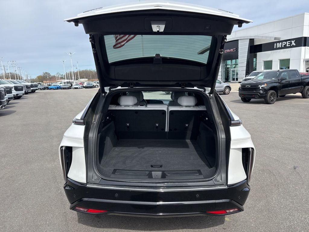 Used 2024 Cadillac Lyriq Luxury w/ LPO, Floor Liner Package image 29