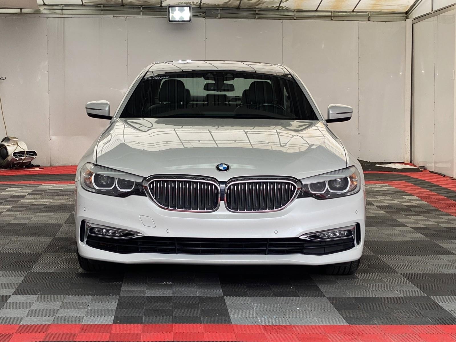 Used 2018 BMW 540i xDrive image 2