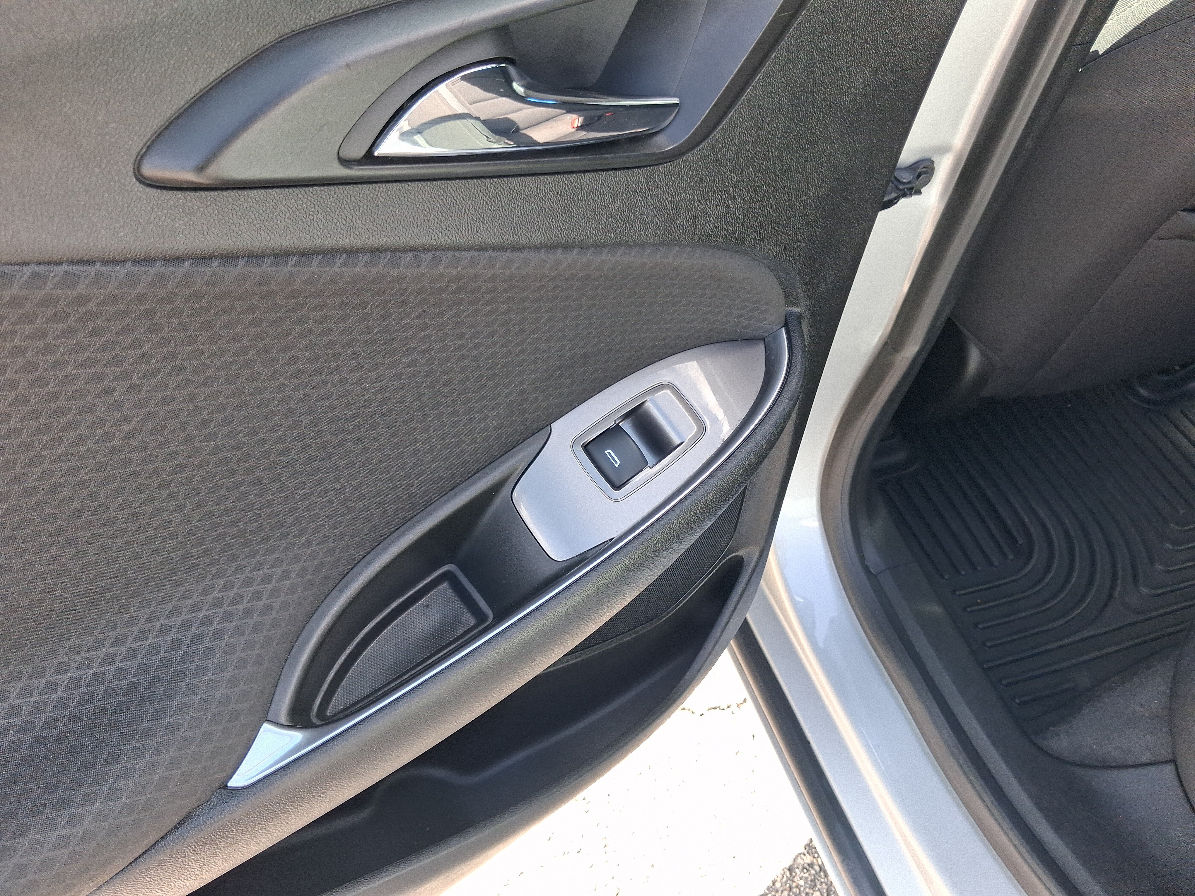 Used 2019 Chevrolet Malibu LT FWD image 25