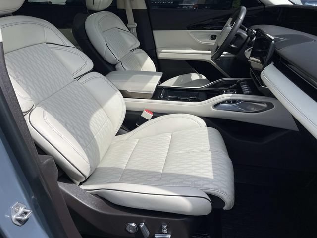 Certified 2025 Lincoln Nautilus Black Label w/ Jet Appearance Package AWD/4WD image 23