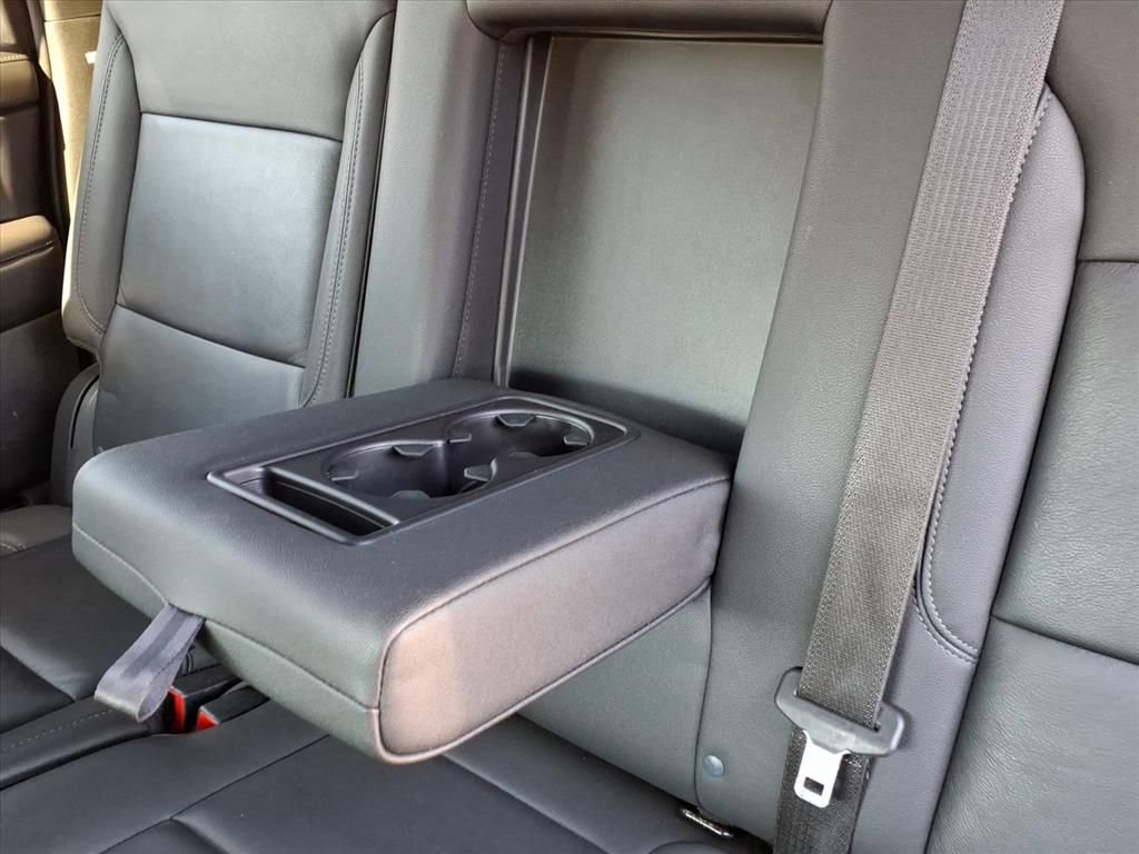 Used 2023 Chevrolet Suburban LT image 33