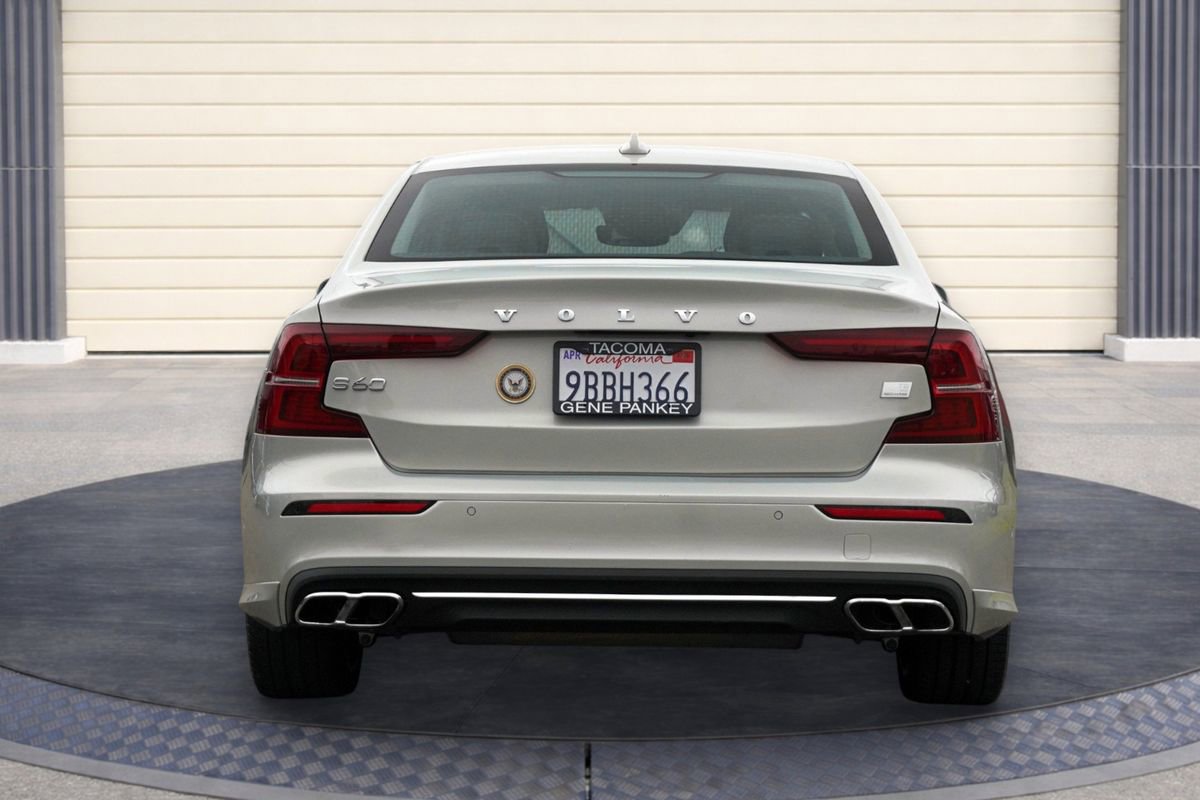 Used 2022 Volvo S60 T8 Inscription image 7