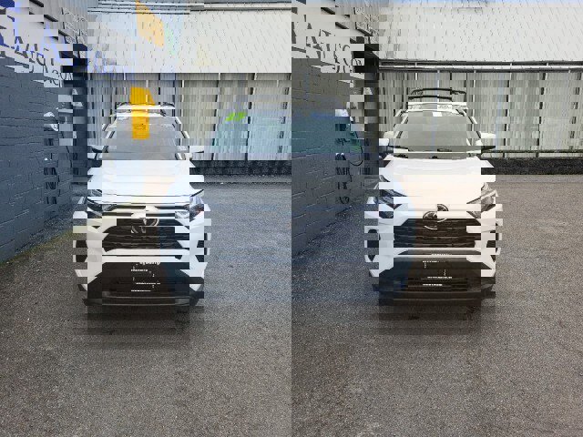 Used 2023 Toyota RAV4 XLE w/ Convenience Package image 4