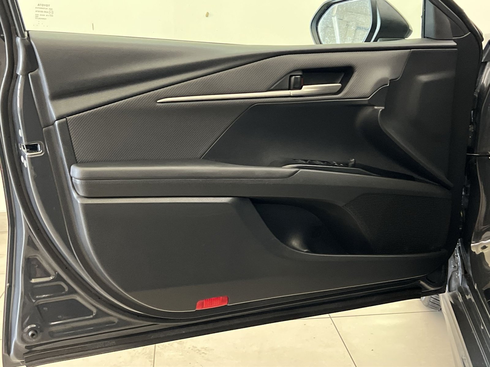 Used 2025 Toyota Camry SE FWD image 34
