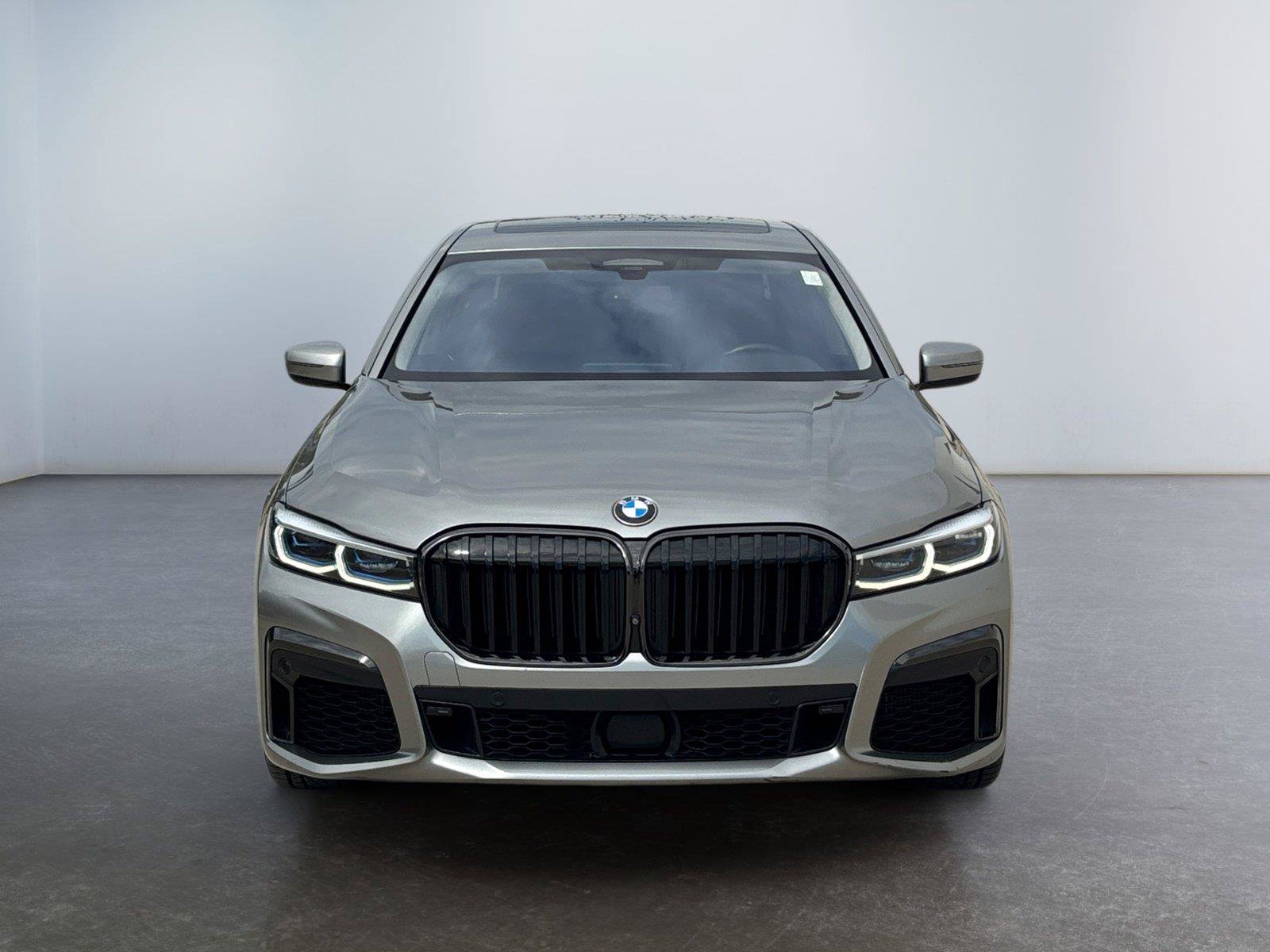 Used 2020 BMW M760i xDrive AWD/4WD image 8