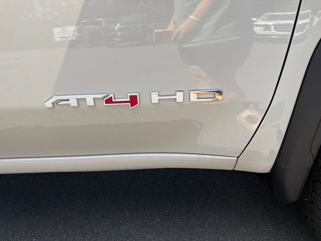 New 2026 GMC Sierra 2500 AT4 w/ AT4 Premium Plus Package AWD/4WD image 10