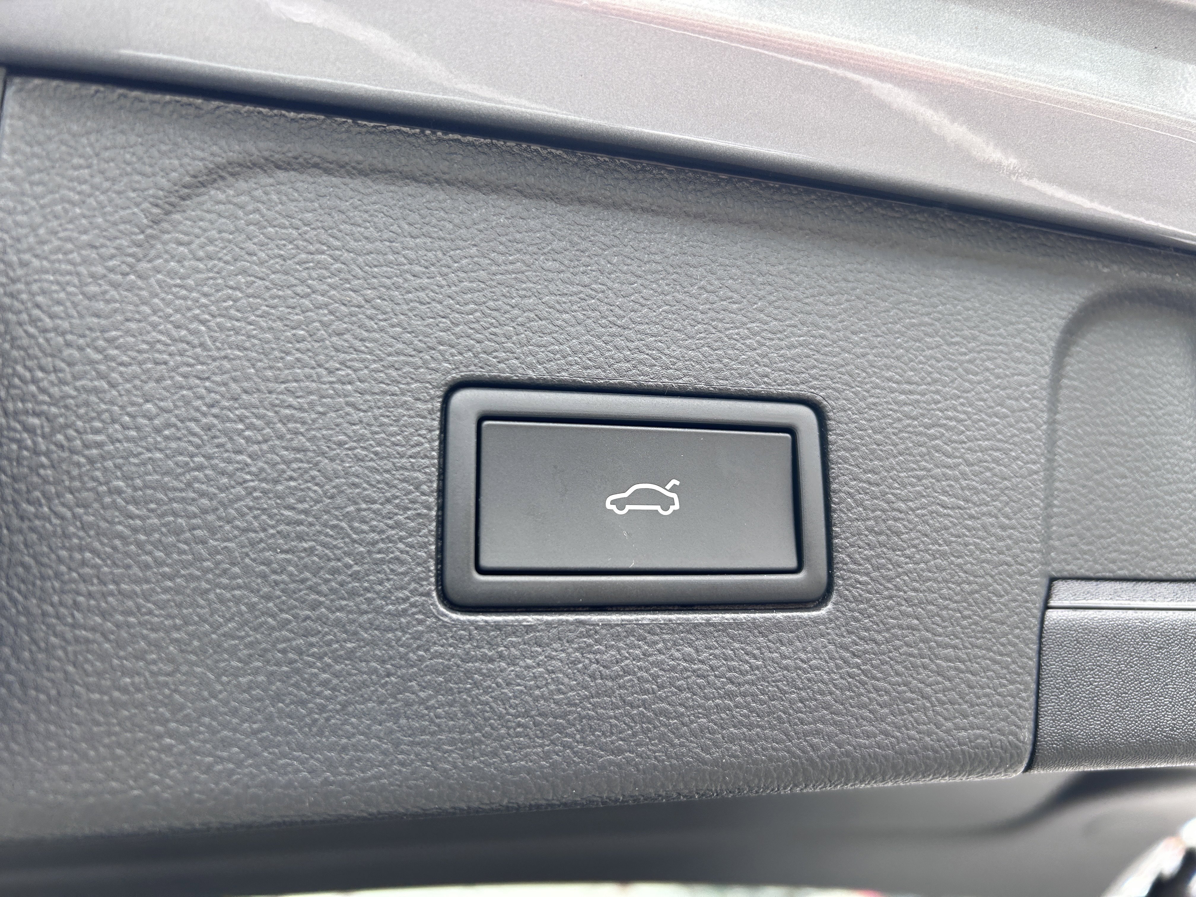 New 2026 Volkswagen Atlas SEL Premium R-Line image 32