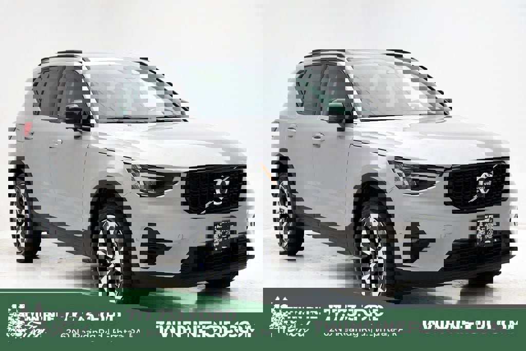 Used 2025 Volvo XC40 B5 Plus