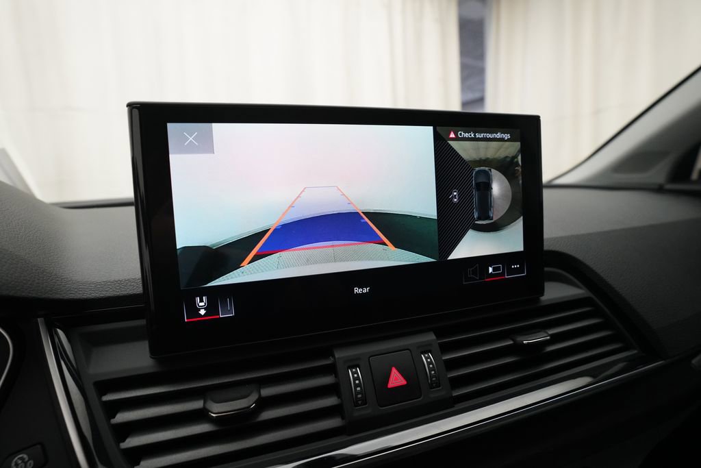 Used 2024 Audi Q5 e Premium Plus w/ Premium Plus Package image 21