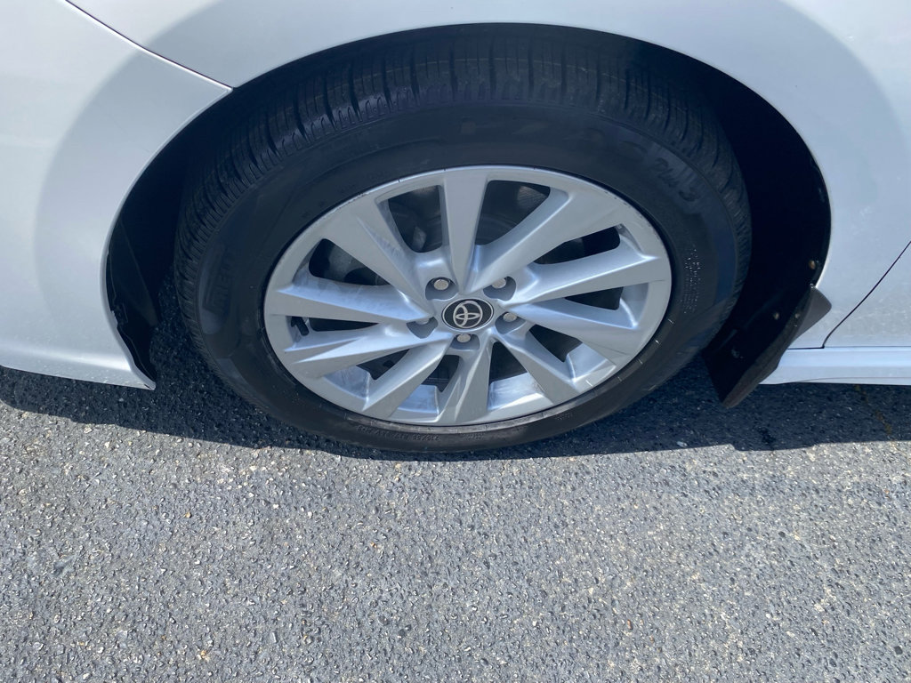 Used 2022 Toyota Camry SE image 16