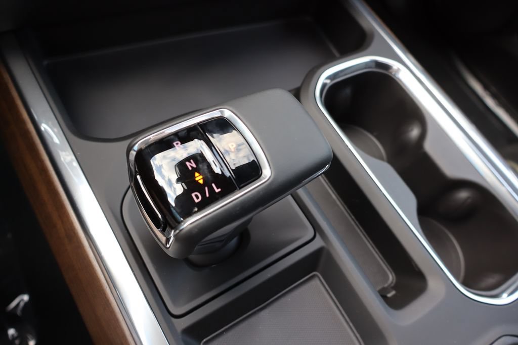New 2026 Chevrolet Silverado 1500 High Country w/ Technology Package AWD/4WD image 7