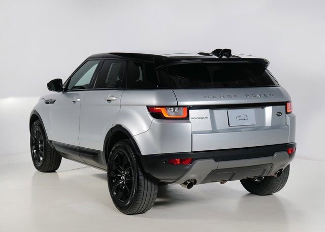 Used 2019 Land Rover Range Rover Evoque SE Premium image 32