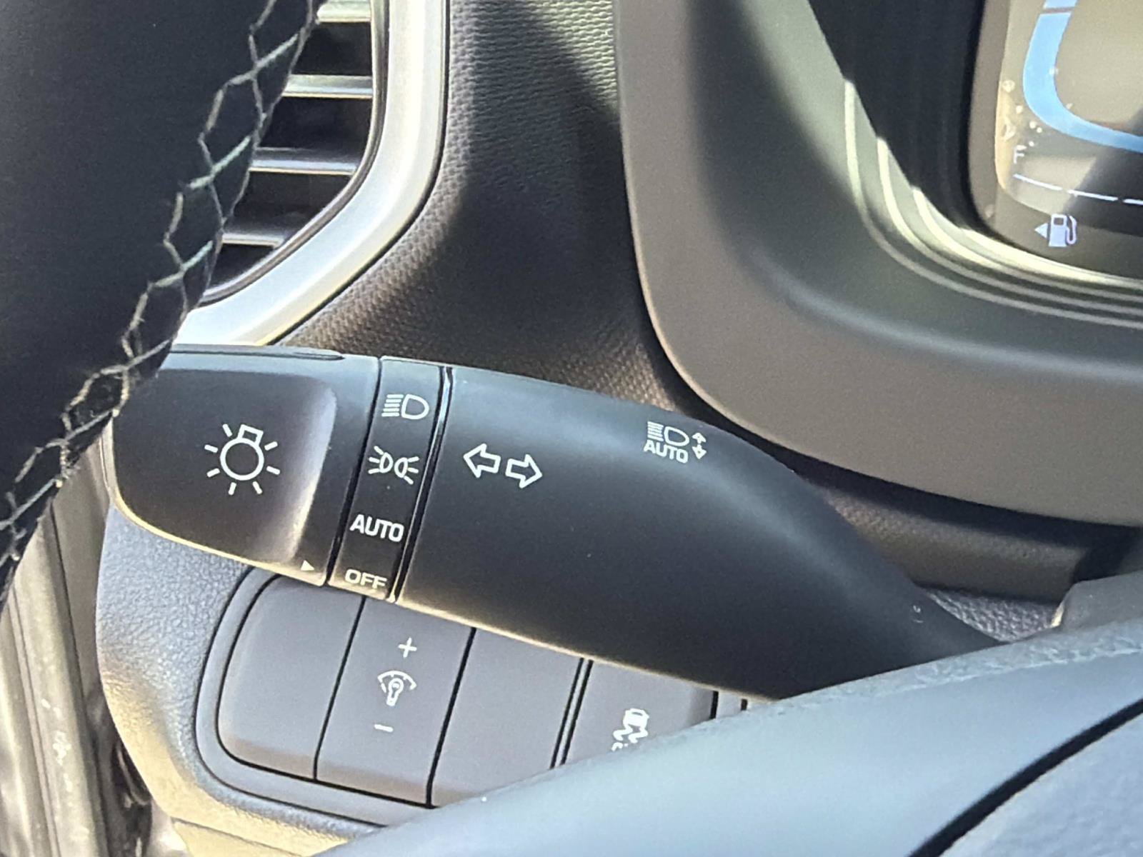 Certified 2026 Hyundai Venue SEL FWD image 23
