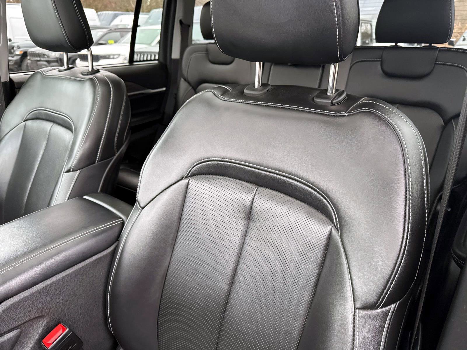 Used 2023 Jeep Grand Cherokee 30th Anniversary image 13