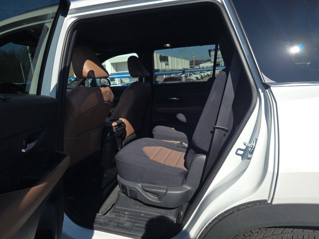 Used 2024 Toyota Grand Highlander AWD Hybrid image 5