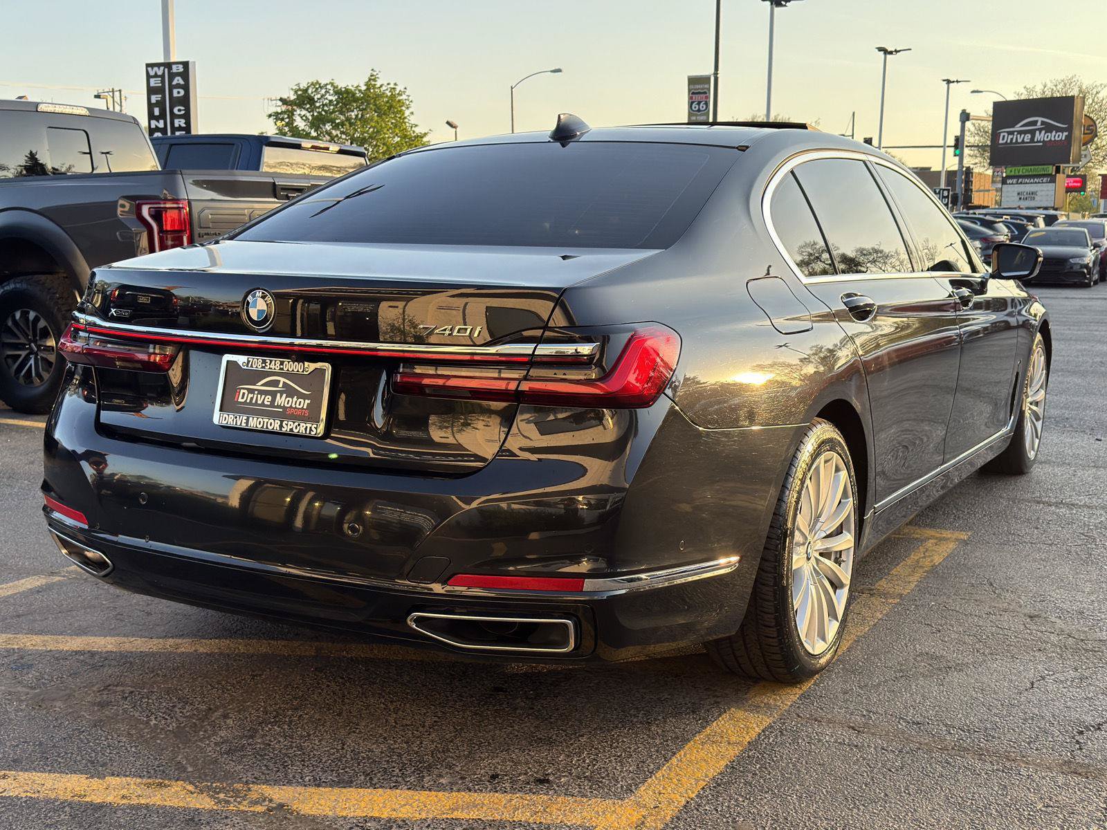 Used 2022 BMW 740i xDrive w/ Premium Package AWD/4WD image 8