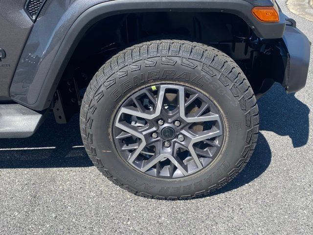 New 2025 Jeep Wrangler Unlimited Sahara AWD/4WD image 11