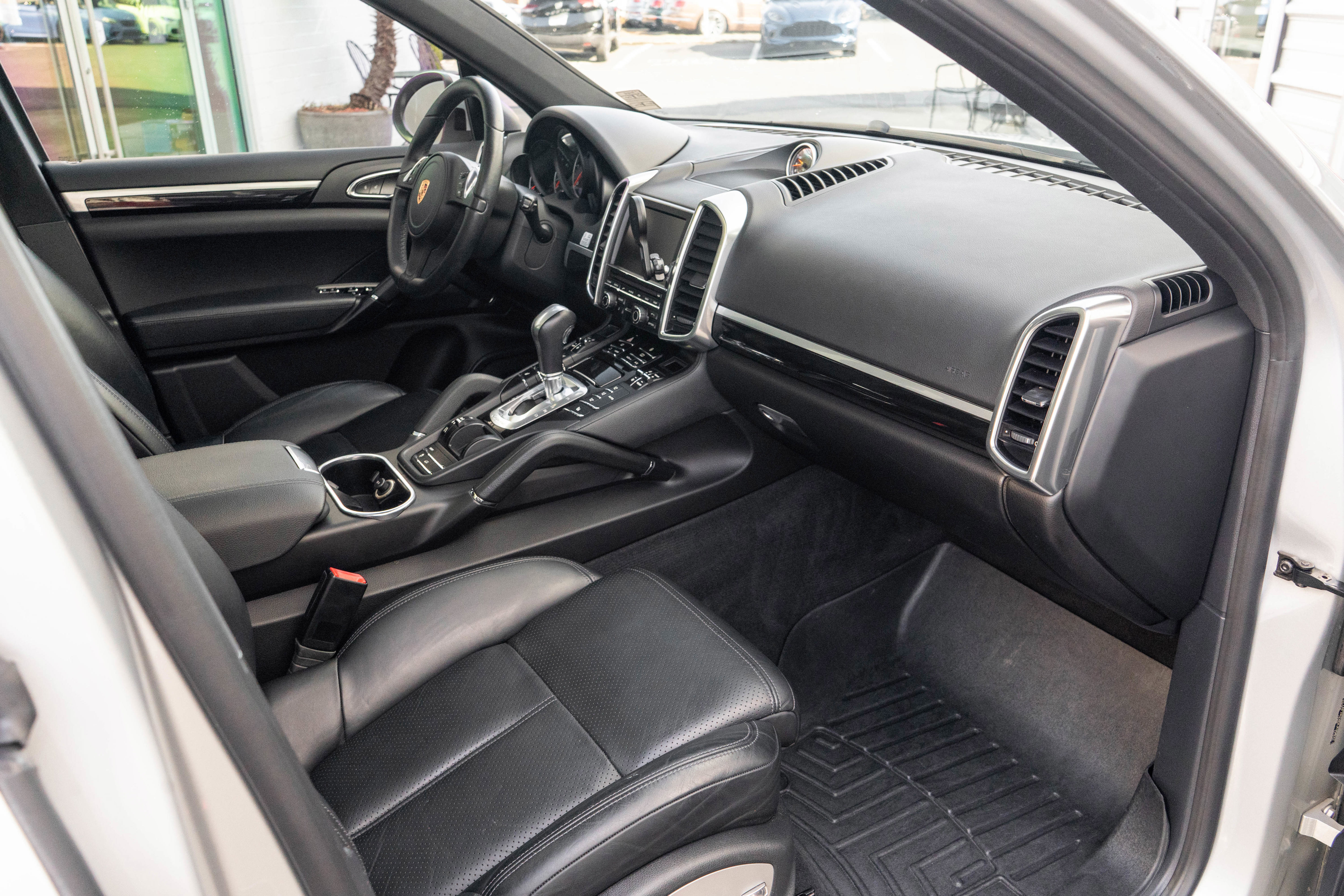 Used 2013 Porsche Cayenne Diesel AWD/4WD image 30