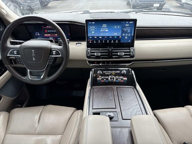 Certified 2023 Lincoln Navigator Reserve AWD/4WD image 16
