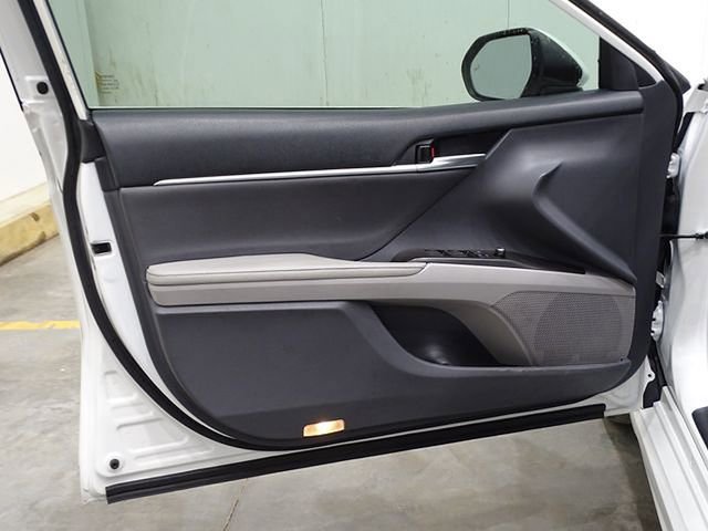 Used 2021 Toyota Camry XSE w/ Navigation Package image 17