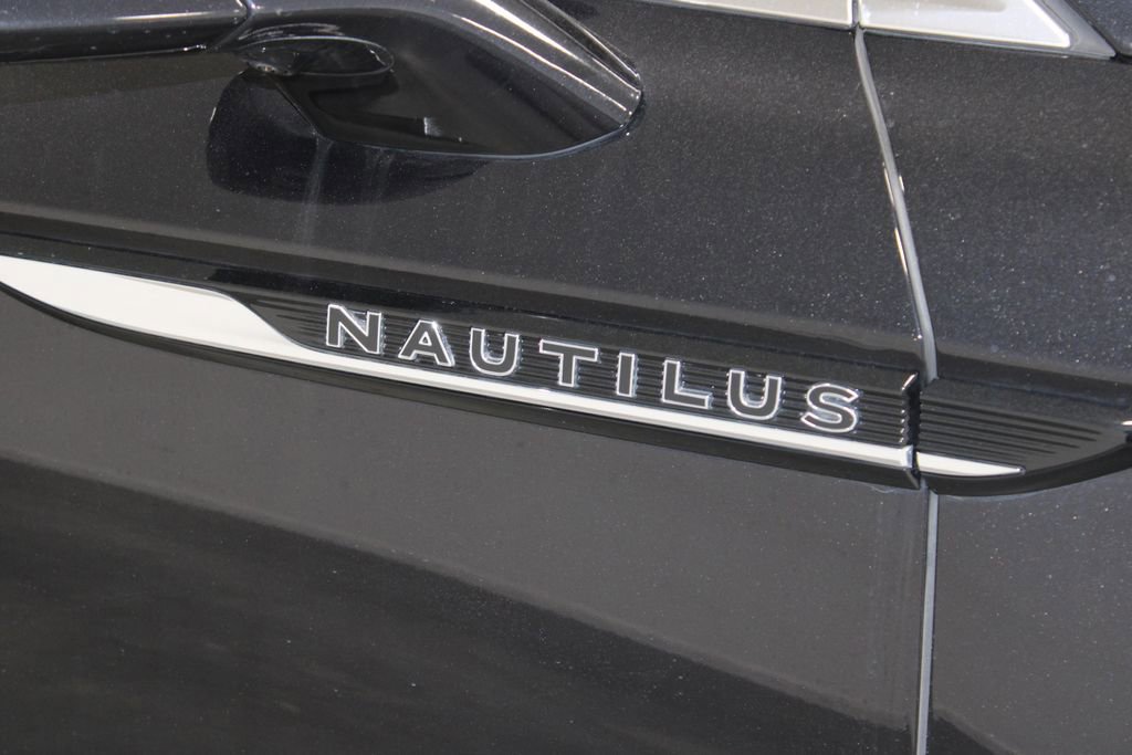 Used 2023 Lincoln Nautilus Black Label w/ Cargo Utility Package image 12