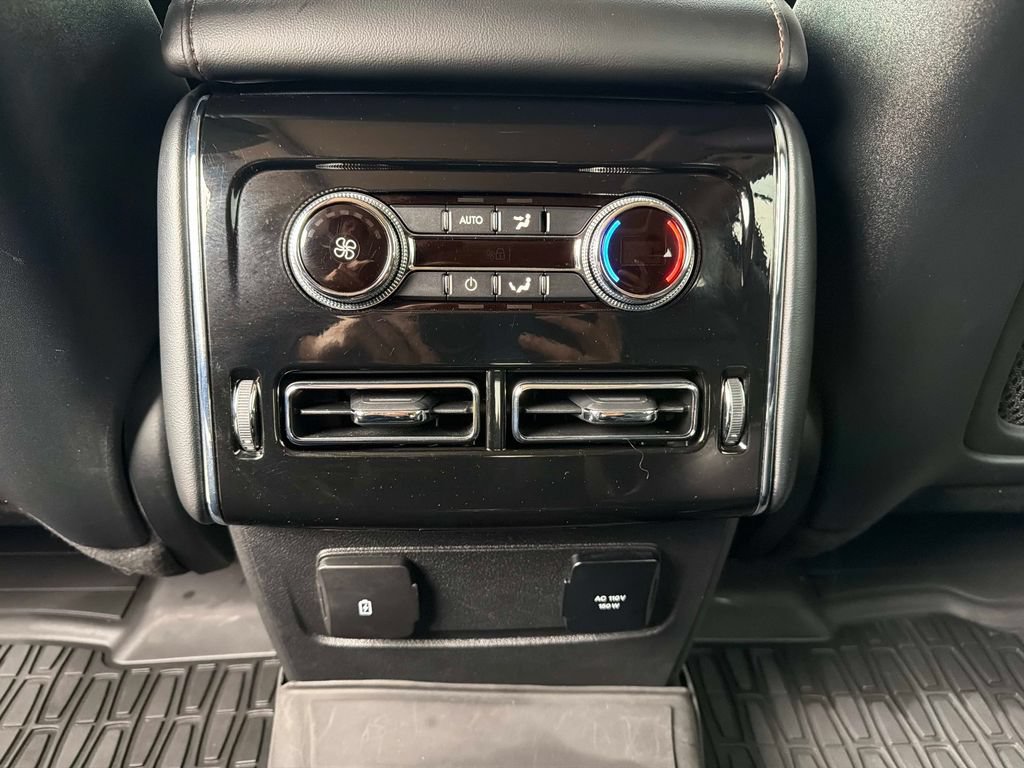 Used 2023 Lincoln Aviator AWD w/ Premium Package image 17