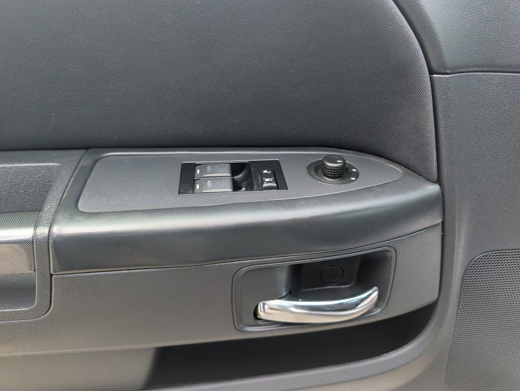 Used 2014 Dodge Challenger SXT image 10