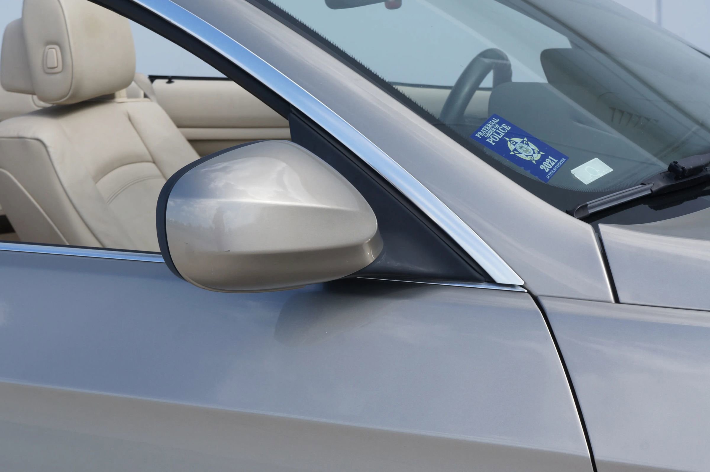 Used 2010 BMW 335i Convertible image 19