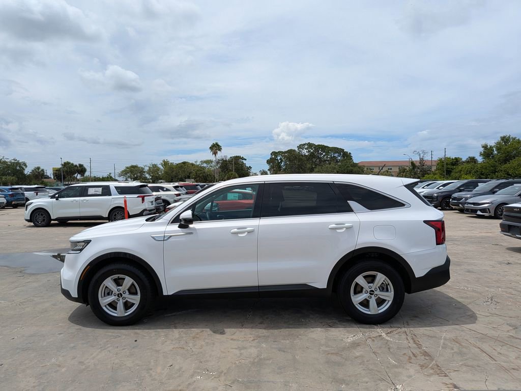 Used 2022 Kia Sorento LX FWD image 5