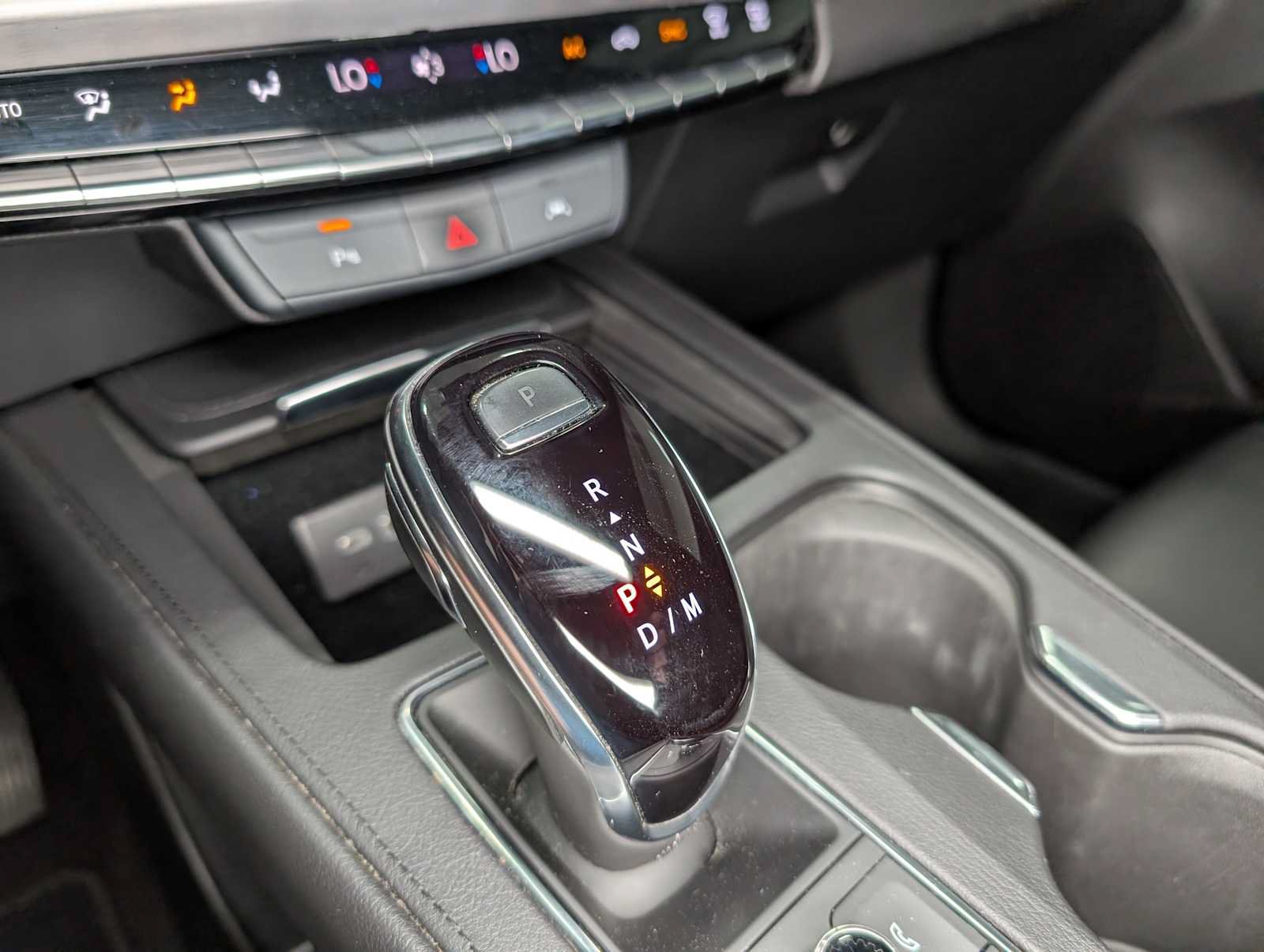 Certified 2025 Cadillac XT4 Premium Luxury AWD/4WD image 29