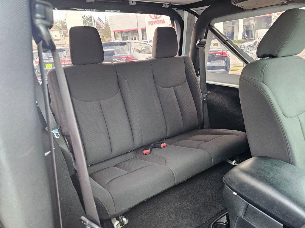 Used 2018 Jeep Wrangler Sport image 12