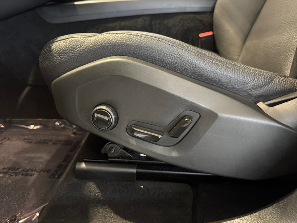 Certified 2023 Volvo XC60 B5 Plus w/ Climate Package image 26