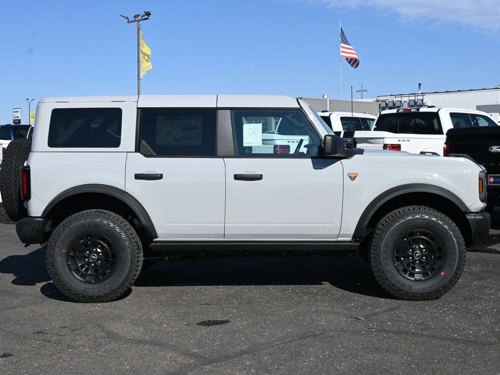 New 2026 Ford Bronco Badlands image 3