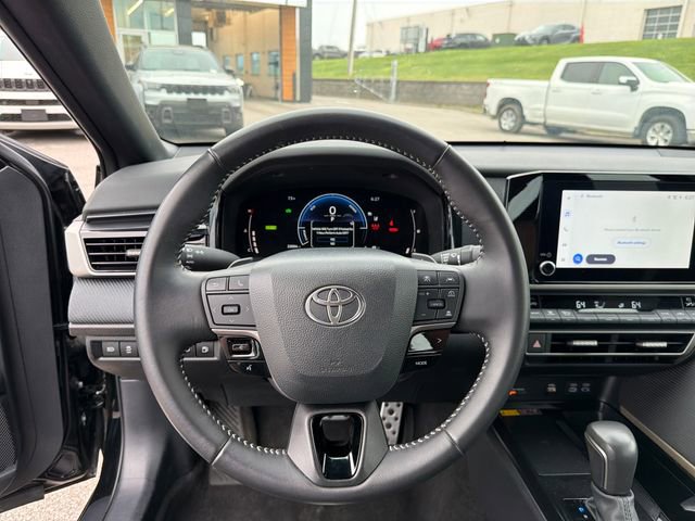 Used 2025 Toyota Camry SE FWD image 35