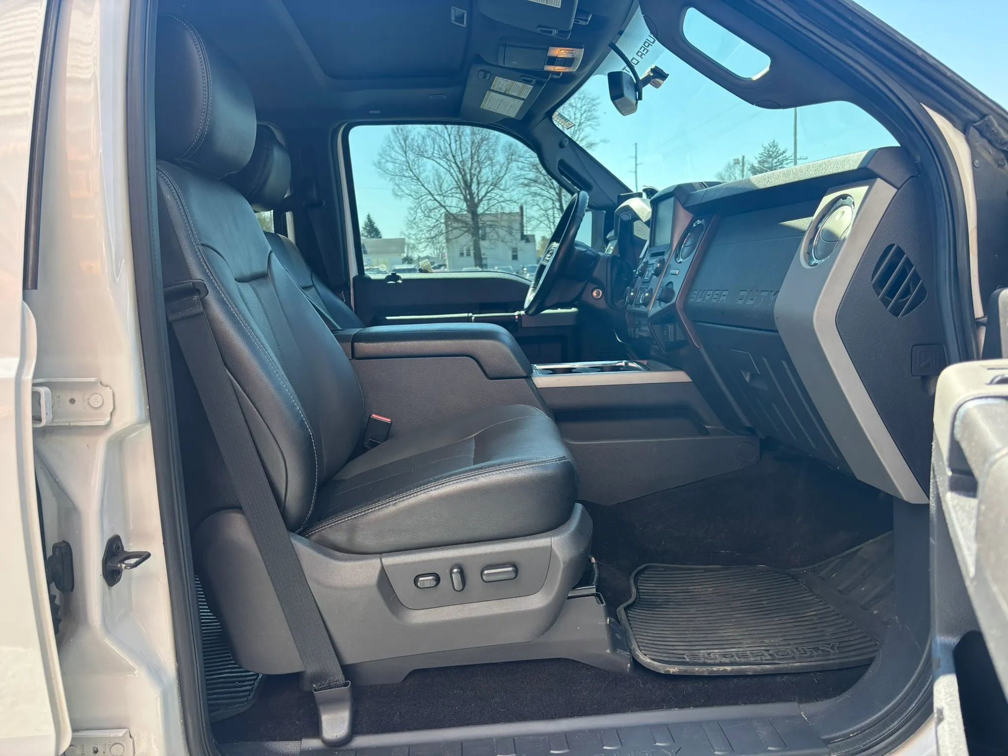 Used 2016 Ford F250 Lariat w/ Lariat Ultimate Package image 16