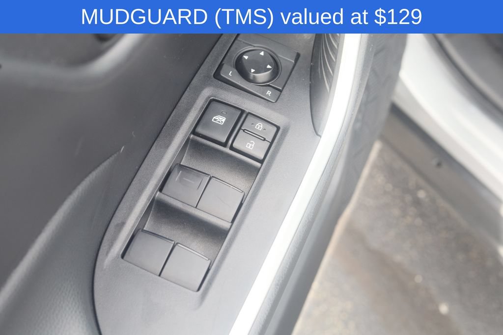 Used 2023 Toyota RAV4 LE AWD/4WD image 6