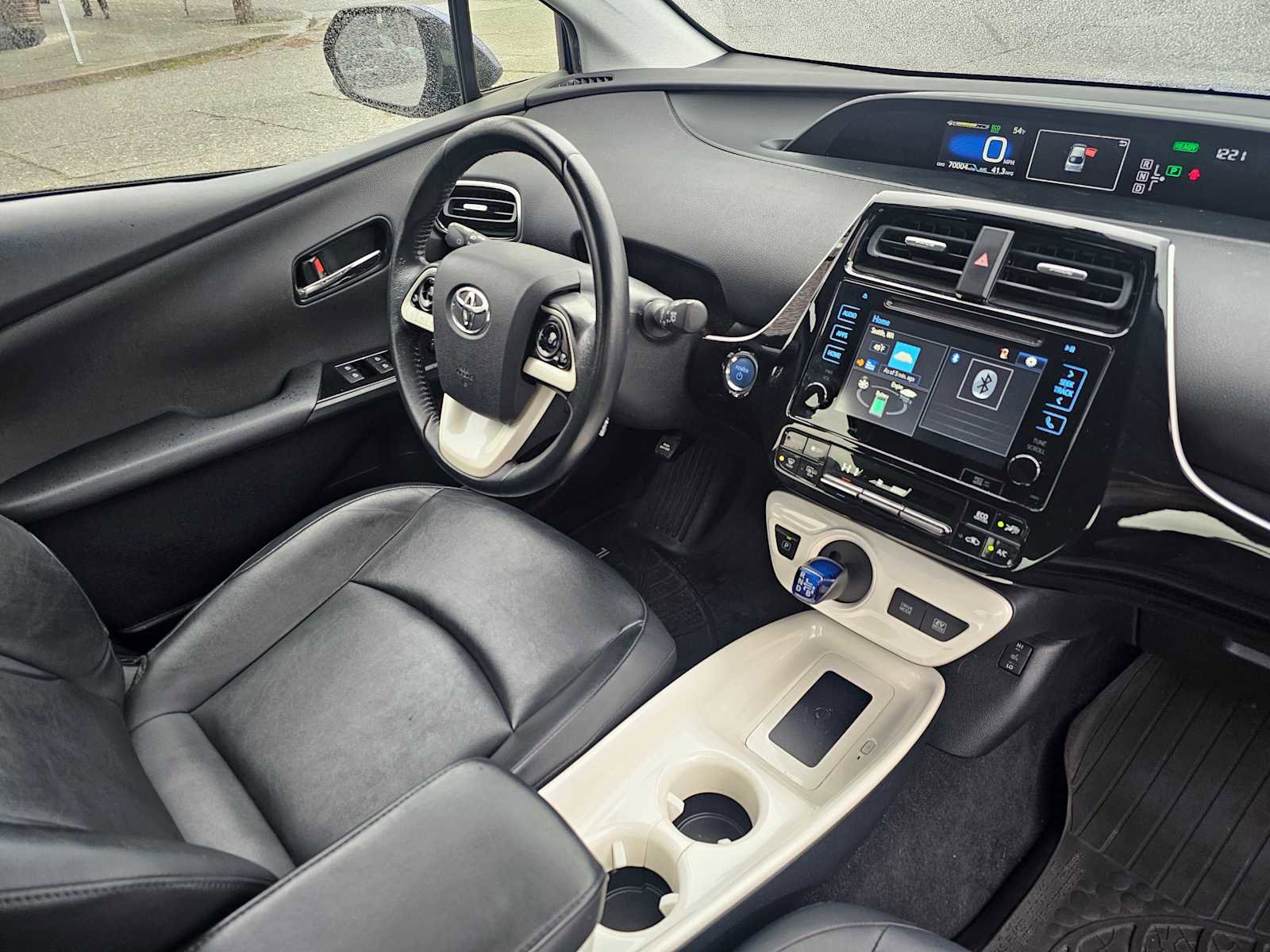 Used 2016 Toyota Prius Four image 9