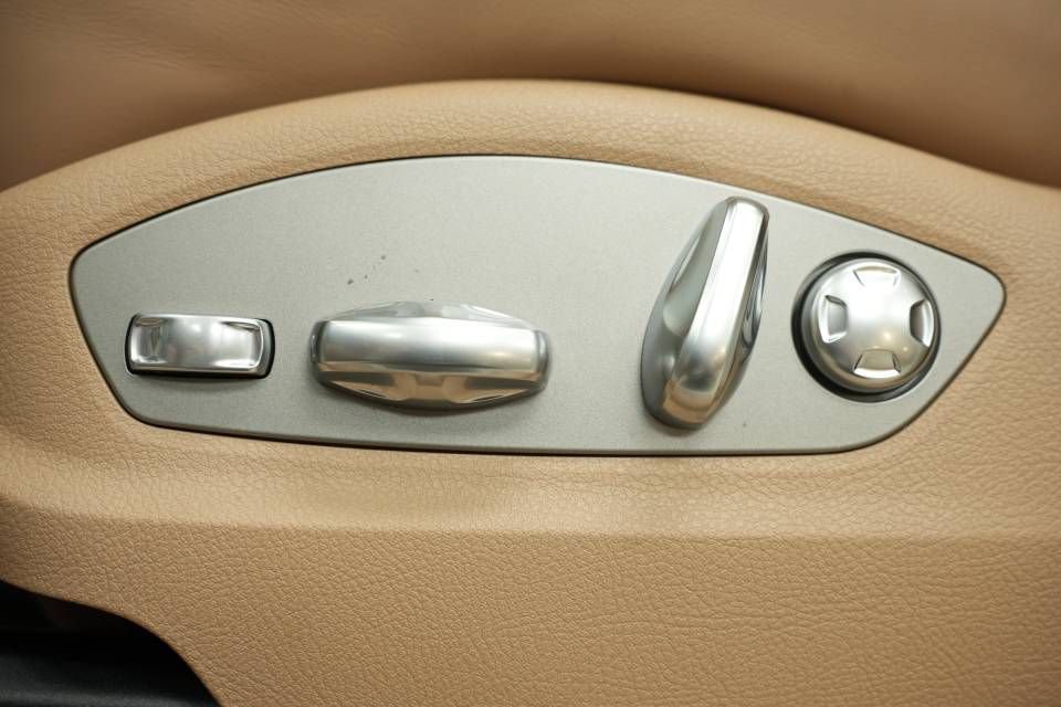New 2026 Porsche Macan AWD/4WD image 33