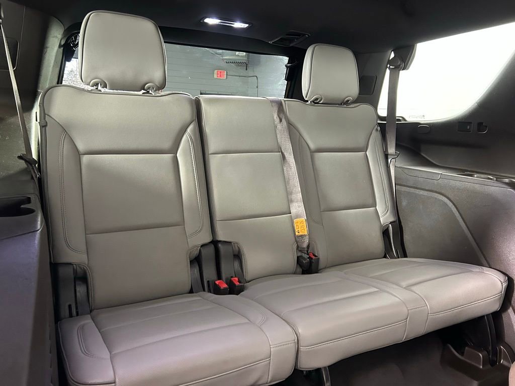 Used 2022 GMC Yukon SLT w/ SLT Premium Package image 12