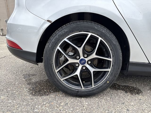 Used 2018 Ford Focus SEL w/ Cold Weather Package FWD image 49