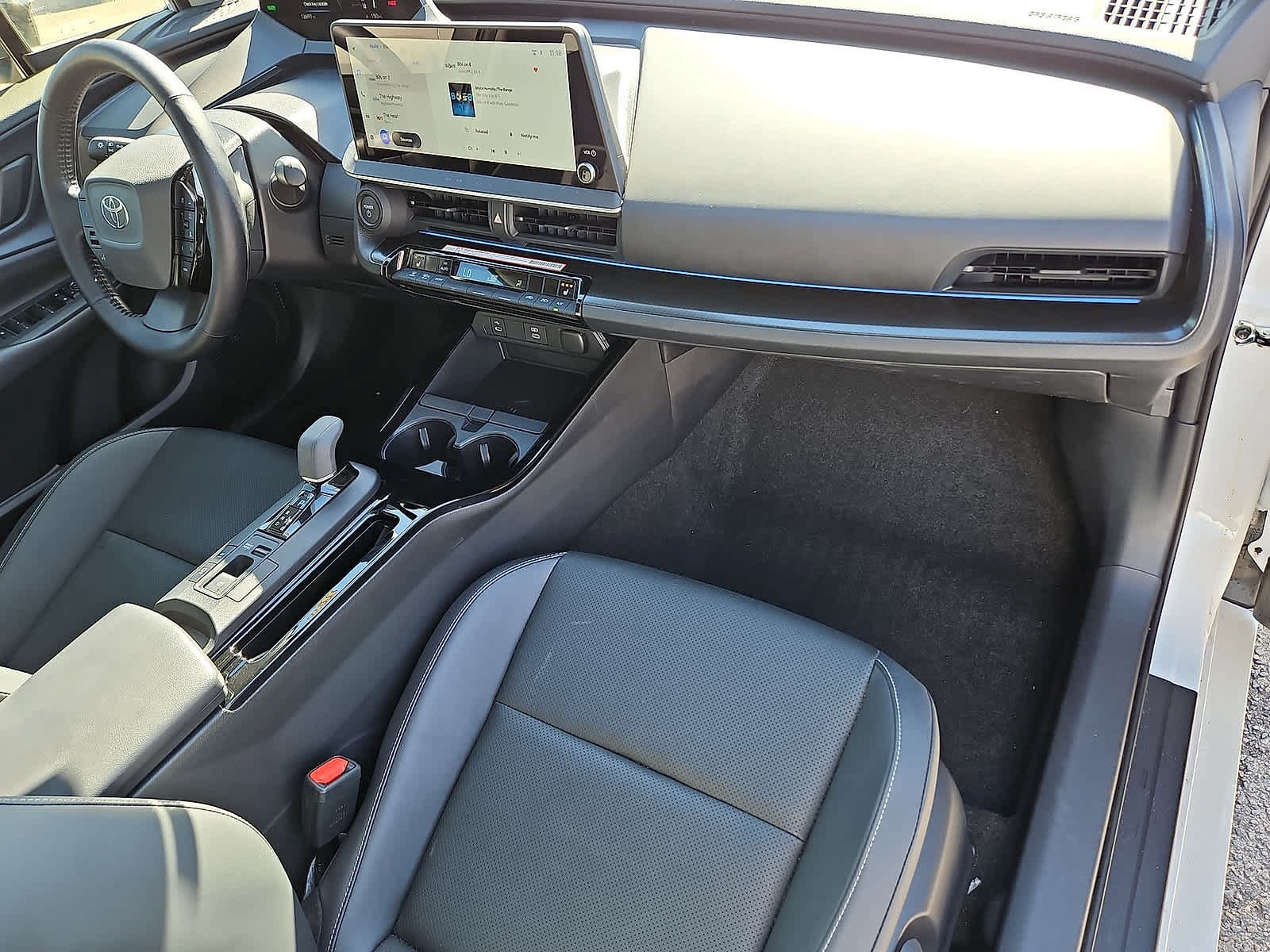 Used 2026 Toyota Prius AWD image 33