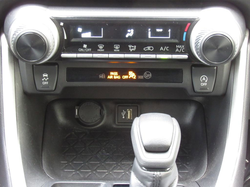 Certified 2024 Toyota RAV4 LE AWD/4WD image 26