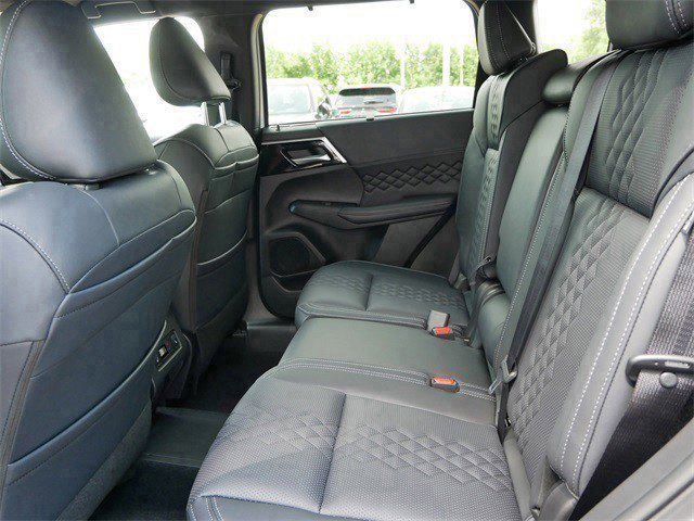 New 2025 Mitsubishi Outlander SEL Black Edition image 5