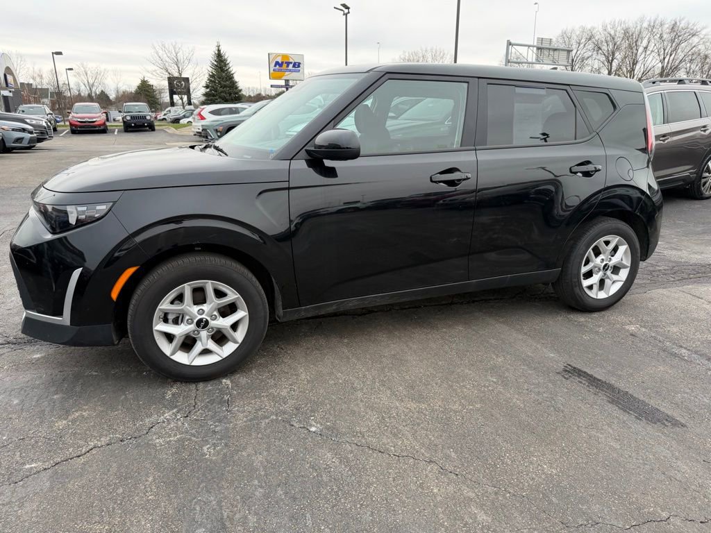 Used 2025 Kia Soul LX