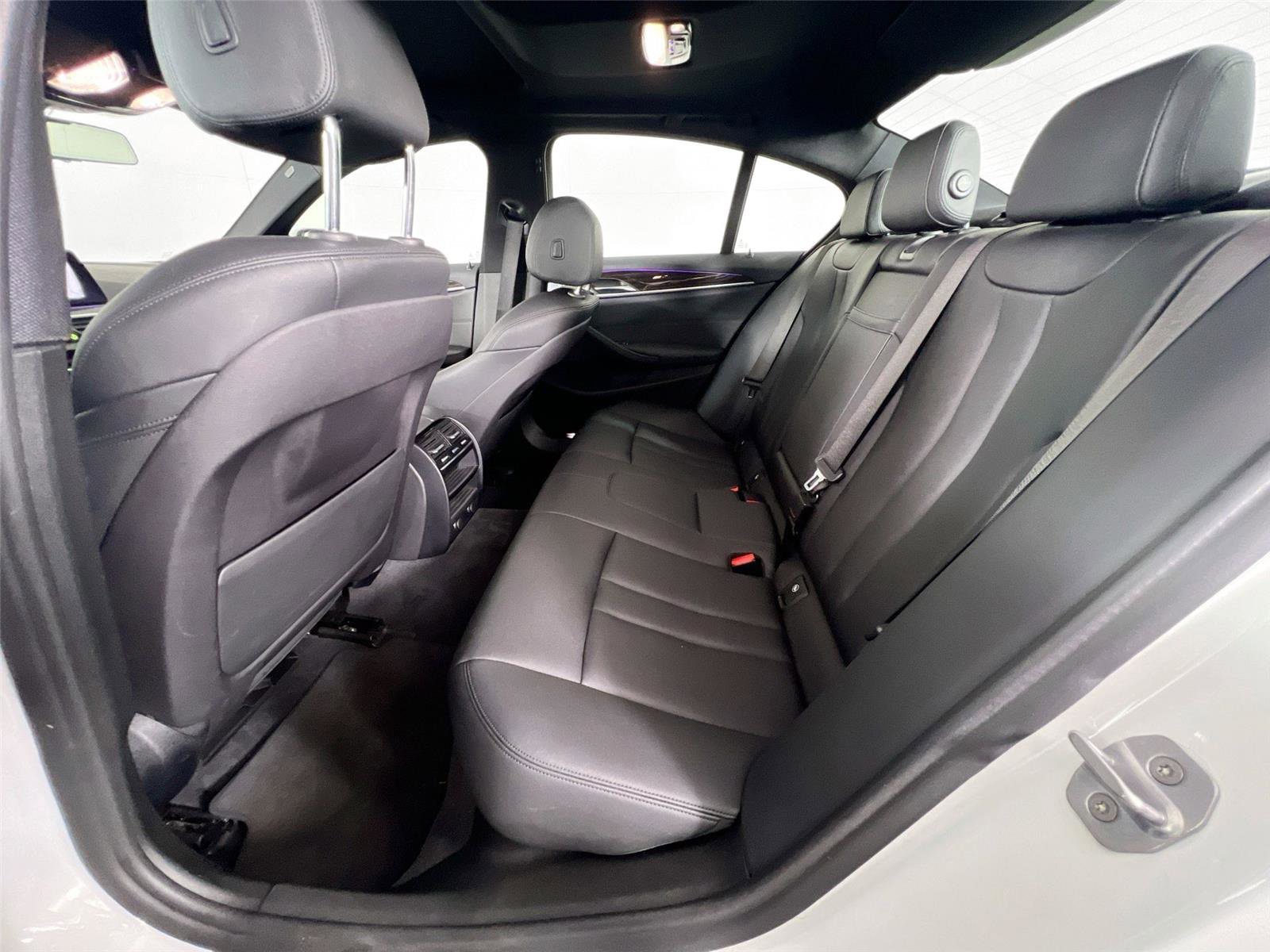 Used 2019 BMW 530i xDrive w/ Convenience Package AWD/4WD image 22