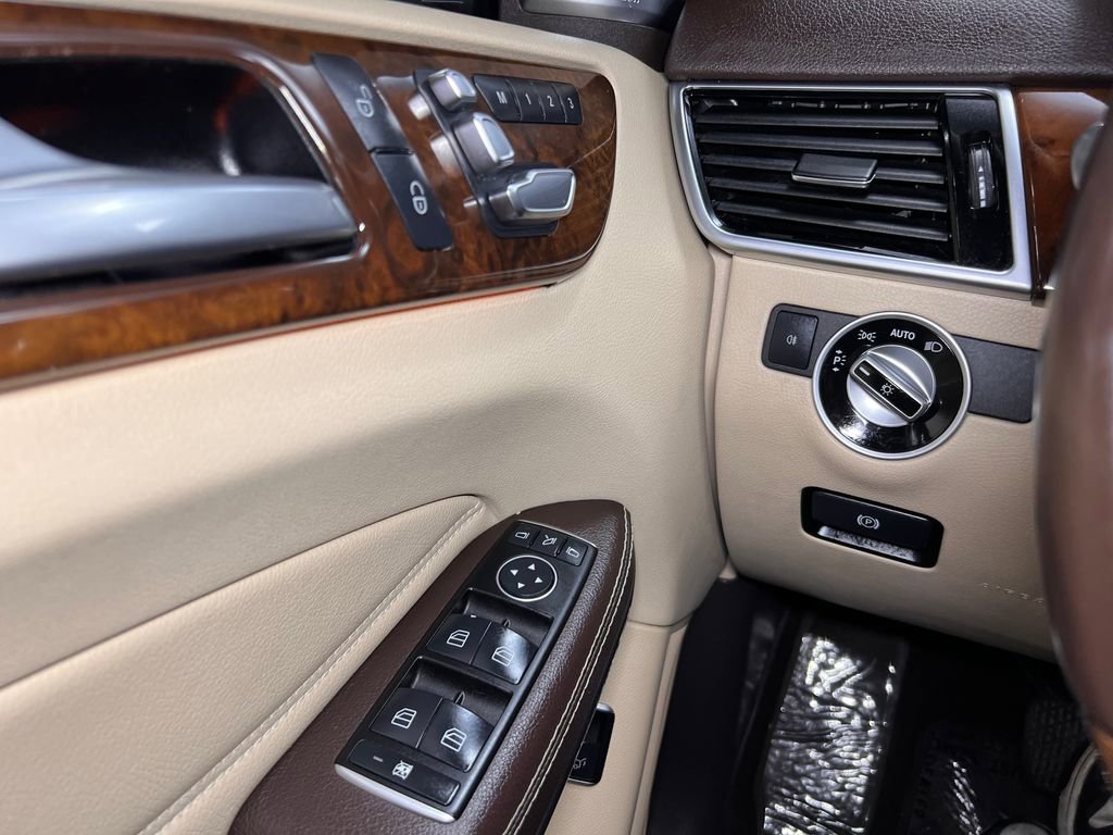 Used 2017 Mercedes-Benz GLS 550 4MATIC image 11